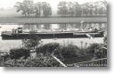 RUHR-TANK 12 auf �bergabefahrt am Anleger in Polle 